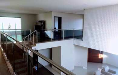 Imagem: A casa em condomínio possui 4 Dormitórios, 5 Banheiros, 4