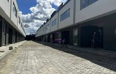 Imagem: A casa possui 3 Dormitórios, 4 Banheiros, 1 Vaga na garagem