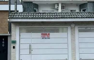 Imagem: A casa possui 4 Dormitórios, 4 Banheiros, 2 Vagas na garagem