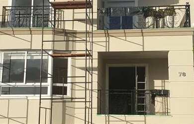 Imagem: A casa em condomínio possui 4 Dormitórios, 5 Banheiros, 2