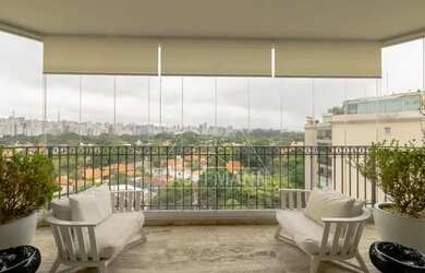 Imagem: O apartamento na cobertura possui 4 Dormitórios, 5 Banheiros