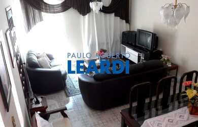 Imagem: A casa possui 3 Dormitórios, 3 Banheiros, 2 Vagas na garagem