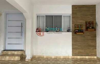 Imagem: A casa possui 3 Dormitórios, 3 Banheiros, 2 Vagas na garagem