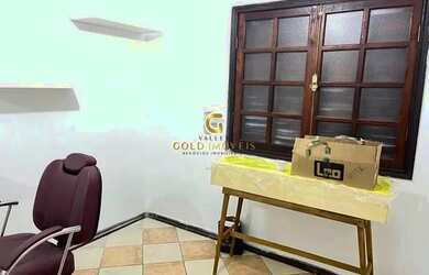 Imagem: A casa possui 2 Dormitórios, 2 Banheiros, 2 Vagas na garagem