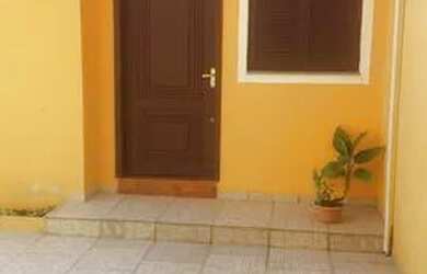 Imagem: A casa possui 2 Dormitórios, 1 Banheiro, 1 Vaga na garagem