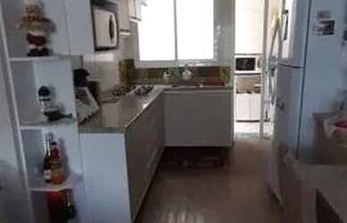 Imagem: A casa possui 2 Dormitórios, 1 Banheiro, 2 Vagas na garagem