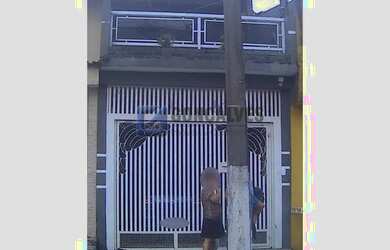 Imagem: A casa possui 3 Dormitórios, 3 Banheiros, 1 Vaga na garagem