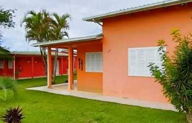 Imagem: A casa possui 5 Dormitórios, 675m² de Área e está localizado