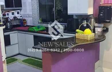 Imagem: A casa à venda possui 3 Dormitórios, 3 Banheiros, 3 Vagas