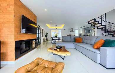 Imagem: A casa em condomínio possui 3 Dormitórios, 4 Banheiros, 2