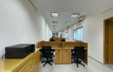 Imagem: O depósito possui 1 Vaga na garagem, 200m² de Área e está