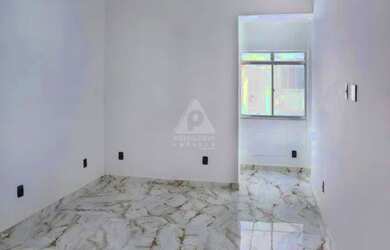 Imagem 14: SALÃO, 3 QUARTOS COM 2 SUÍTES. 4 BANHEIROS AO TOTAL, VISTA LATERAL MAR...