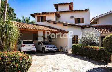 Imagem: A casa em condomínio possui 3 Dormitórios, 5 Banheiros, 4