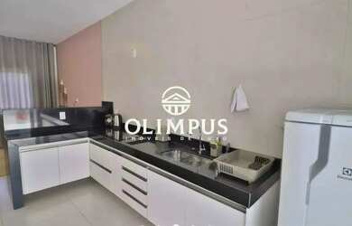 Imagem: A casa possui 2 Dormitórios, 2 Banheiros, 2 Vagas na garagem