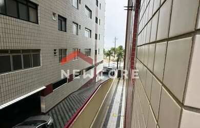 Imagem: O apartamento possui 1 Dormitório, 1 Banheiro, 1 Vaga na garagem