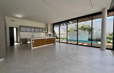 Imagem 4: CASA TÉRREA - 3 SUÍTES - ÁREA 290m² - PORTAL DO SOL GARDEN GOLF -...