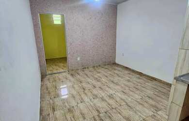 Imagem: A casa possui 1 Dormitório, 1 Banheiro e está localizado