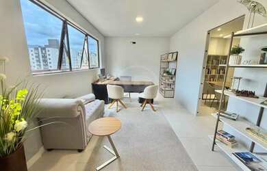 Imagem: O depósito possui 2 Vagas na garagem, 42m² de Área e está