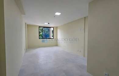 Imagem: O depósito possui 1 Vaga na garagem, 28m² de Área e está