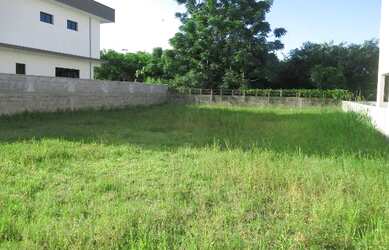 Imagem 4: ÓTIMO TERRENO PLANO - 450m² - EM ÁREA RESIDENCIAL