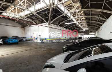 Imagem 2: galpao com 32m de testada