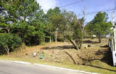 Imagem: O terreno possui 627m² de Área e está localizado em Gramado