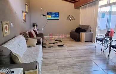 Imagem: A casa em condomínio possui 3 Dormitórios, 3 Banheiros, 3