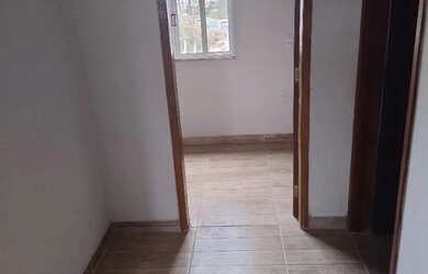 Imagem: A casa possui 2 Dormitórios, 2 Banheiros, 80m² de Área e