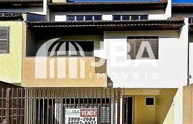Imagem: A casa possui 4 Dormitórios, 4 Banheiros, 2 Vagas na garagem