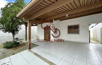 Imagem: A casa possui 3 Dormitórios, 2 Banheiros, 2 Vagas na garagem