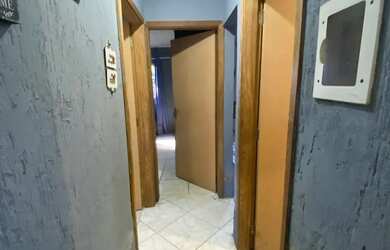 Imagem: A casa possui 3 Dormitórios, 2 Banheiros, 3 Vagas na garagem