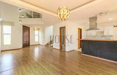 Imagem: A casa em condomínio à venda possui 3 Dormitórios, 3 Banheiros