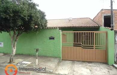 Imagem: A casa à venda possui 3 Dormitórios, 2 Banheiros, 3 Vagas