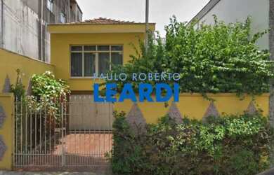 Imagem: A casa possui 2 Dormitórios, 2 Banheiros, 3 Vagas na garagem