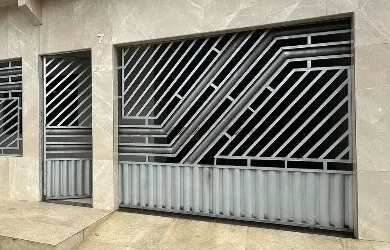 Imagem: A casa possui 3 Dormitórios, 3 Banheiros, 1 Vaga na garagem