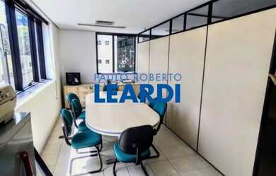 Imagem: O depósito possui 1 Vaga na garagem, 37m² de Área e Imóvel