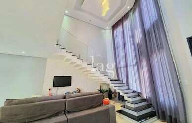 Imagem: A casa em condomínio possui 3 Dormitórios, 4 Banheiros, 4