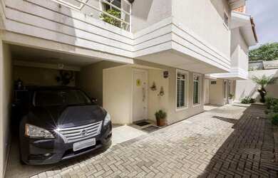 Imagem: A casa em condomínio à venda possui 3 Dormitórios, 3 Banheiros