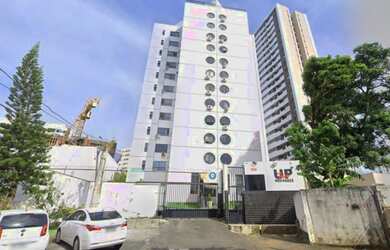 Imagem: O apartamento possui 1 Dormitório, 1 Banheiro, 1 Vaga na garagem