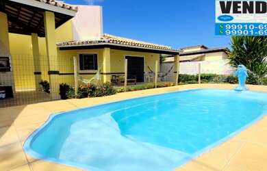 Imagem: A casa possui 4 Dormitórios, 3 Banheiros, 1 Vaga na garagem