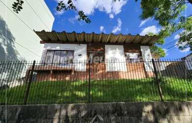 Imagem: A casa possui 3 Dormitórios, 2 Banheiros, 106m² de Área e