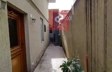 Imagem: A casa possui 5 Dormitórios, 3 Banheiros, 2 Vagas na garagem