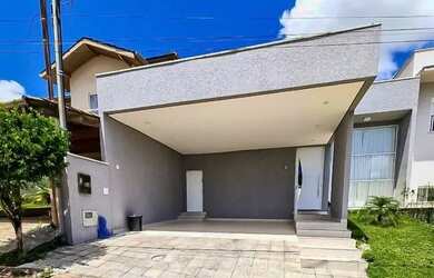 Imagem: A casa possui 3 Dormitórios, 1 Banheiro, 197.000m² de Área