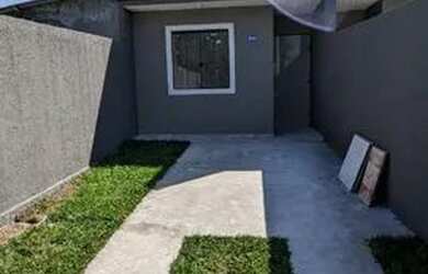 Imagem: A casa possui 2 Dormitórios, 1 Banheiro, 1 Vaga na garagem