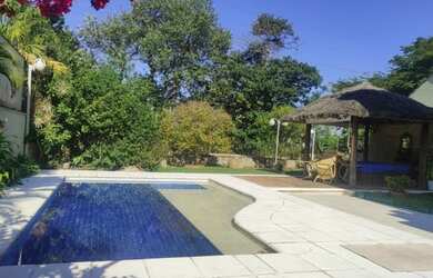 Imagem: A casa em condomínio possui 3 Dormitórios, 5 Banheiros, 4