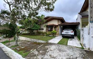 Imagem: A casa em condomínio possui 3 Dormitórios, 2 Banheiros, 2