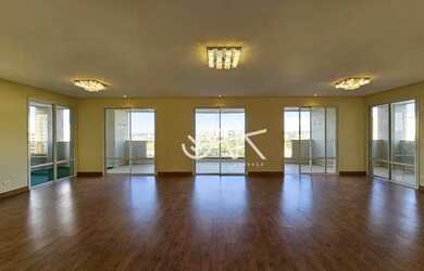 Imagem: O apartamento possui 4 Dormitórios, 5 Banheiros, 4 Vagas na