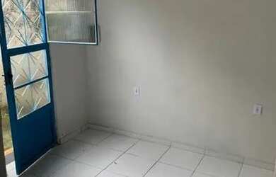 Imagem: A casa possui 1 Dormitório, 1 Banheiro e está localizado