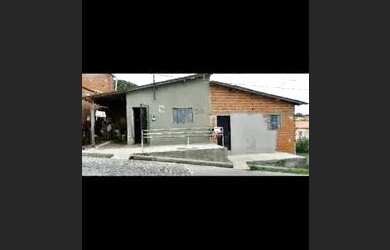 Imagem: A casa possui 2 Dormitórios, 1 Banheiro e 100m² de Área e