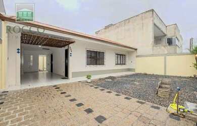 Imagem: A casa possui 2 Dormitórios, 1 Banheiro, 2 Vagas na garagem